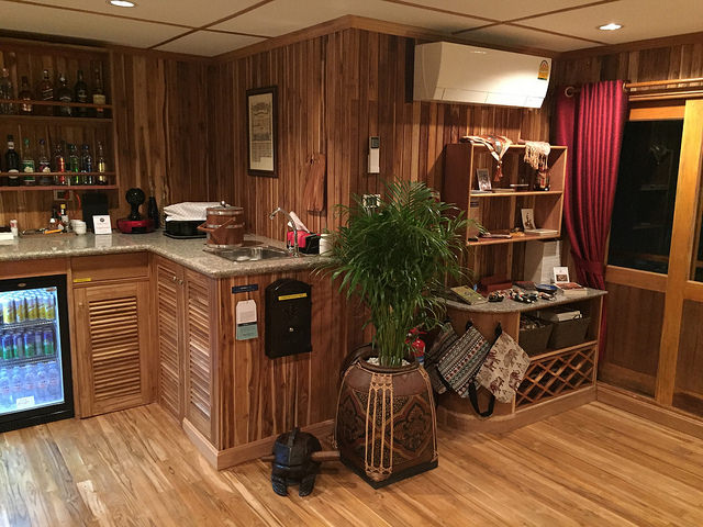 Pandaw Cruises RV Champa Pandaw Interior Restaurant 6.jpg